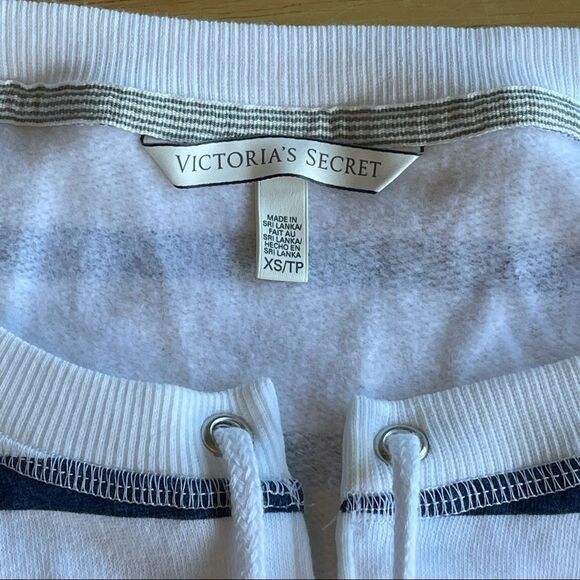 Women Victoria’s Secret oversized Blue white stripe pullover sweatshirt size XS - Picture 4 of 4